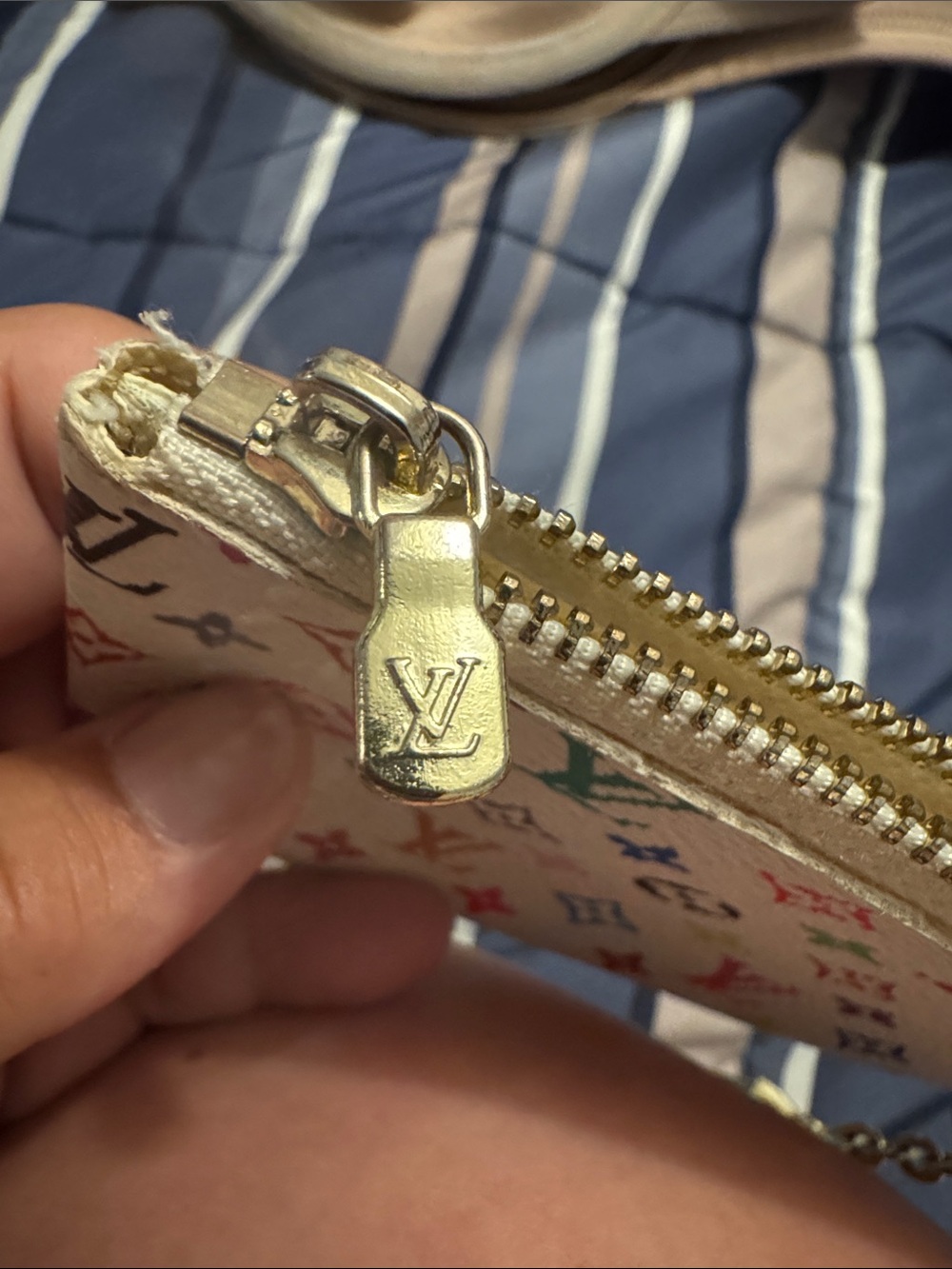 Louis Vuitton Multicolor Monogram White Canvas Key Pouch with Gold Hardware - Picture 3 of 5
